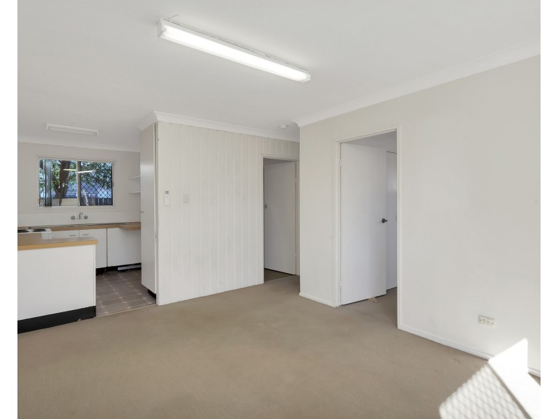 71 Sunshine Parade, Miami QLD 4220