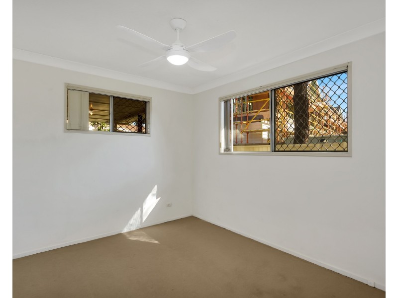 71 Sunshine Parade, Miami QLD 4220