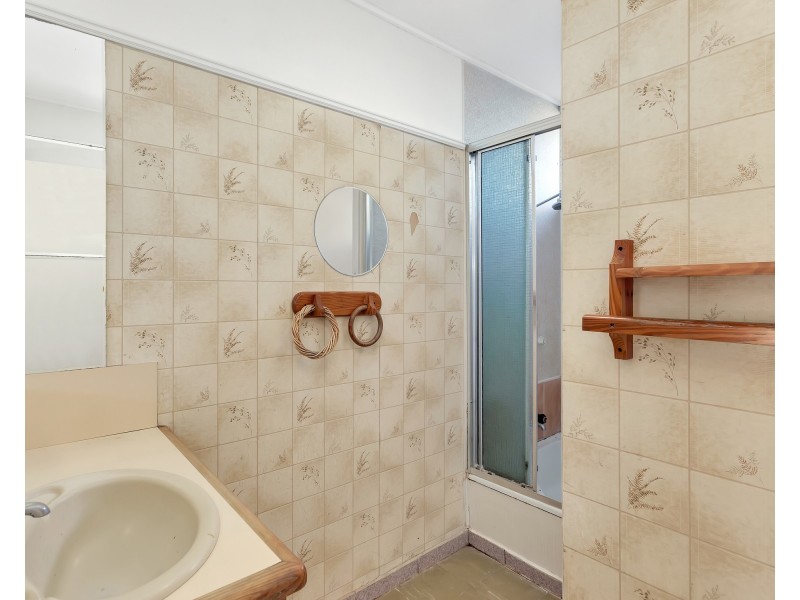 71 Sunshine Parade, Miami QLD 4220