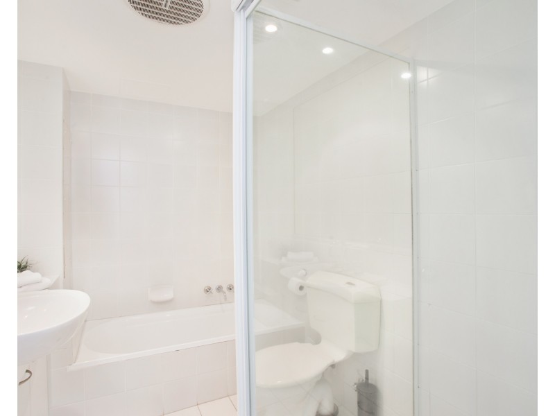 22/136 The Esplanade, Burleigh Heads QLD 4220