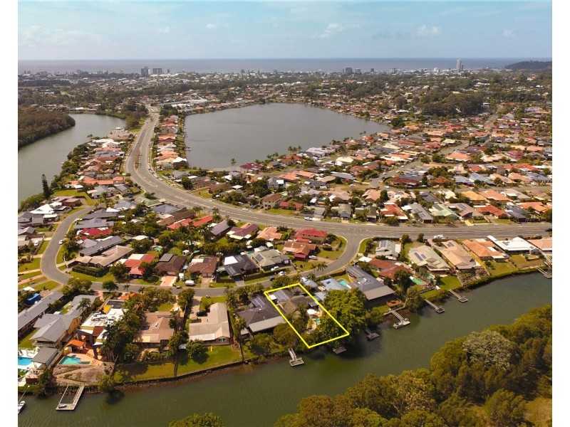 37 Kentia Court, Elanora QLD 4221