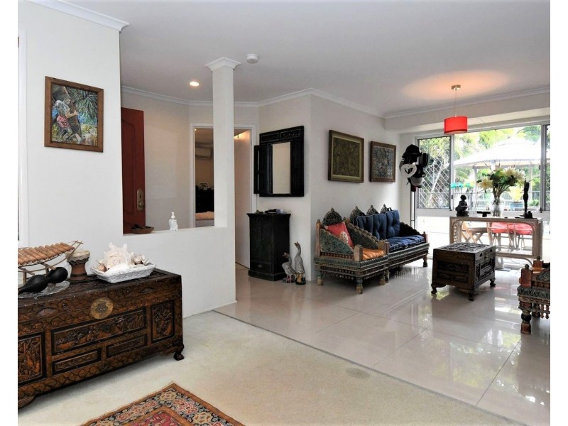 37 Kentia Court, Elanora QLD 4221