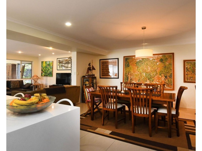 37 Kentia Court, Elanora QLD 4221