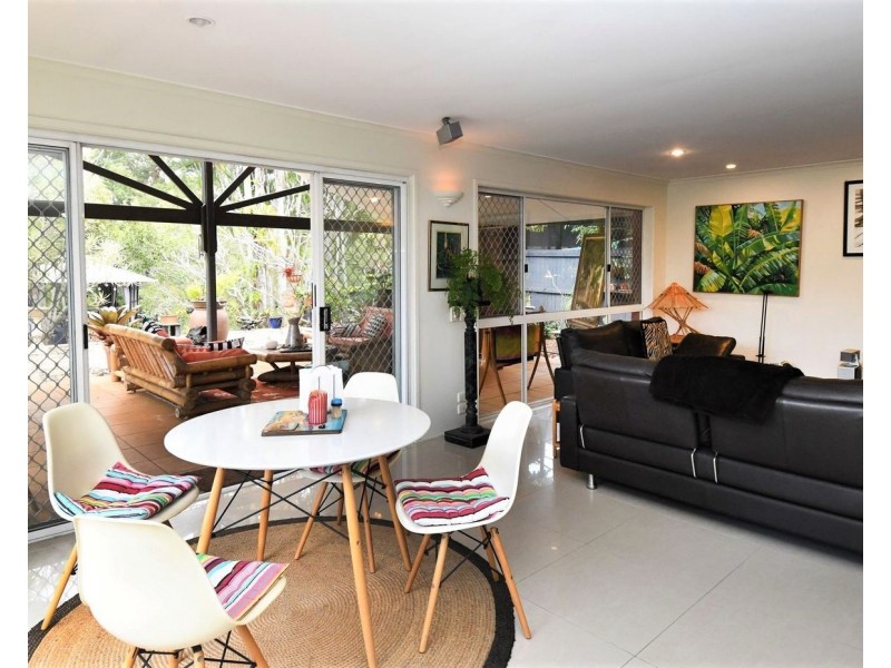 37 Kentia Court, Elanora QLD 4221