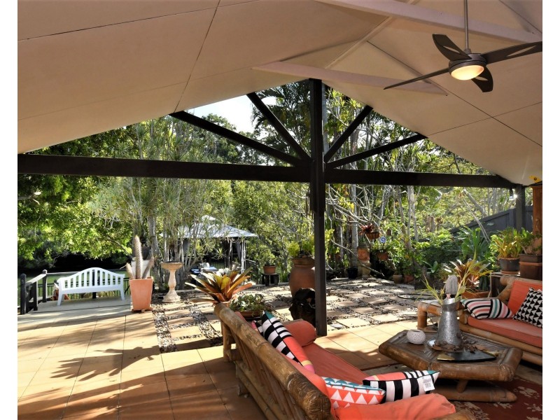 37 Kentia Court, Elanora QLD 4221