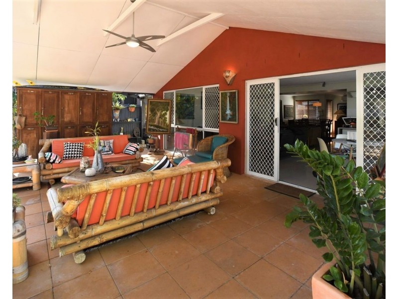 37 Kentia Court, Elanora QLD 4221