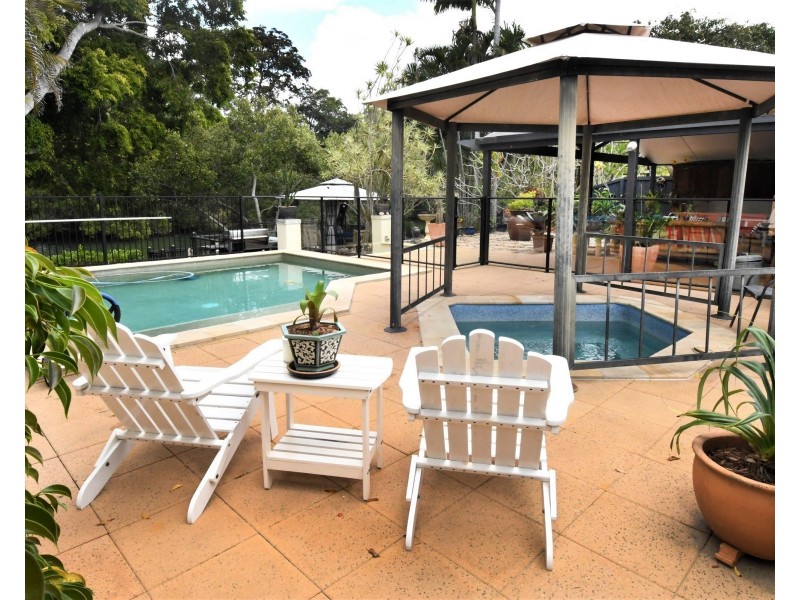 37 Kentia Court, Elanora QLD 4221