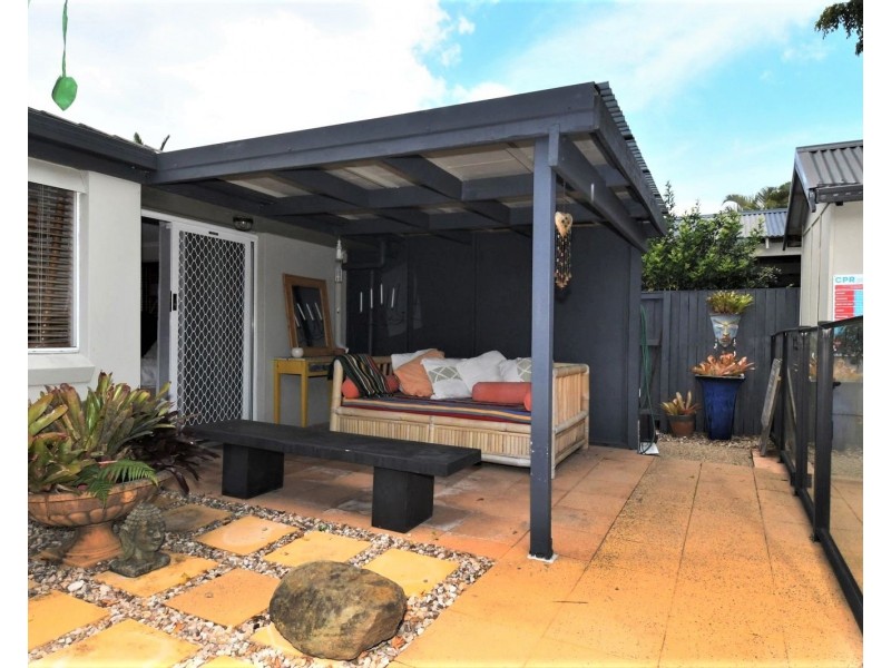 37 Kentia Court, Elanora QLD 4221