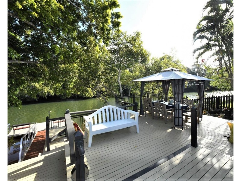 37 Kentia Court, Elanora QLD 4221