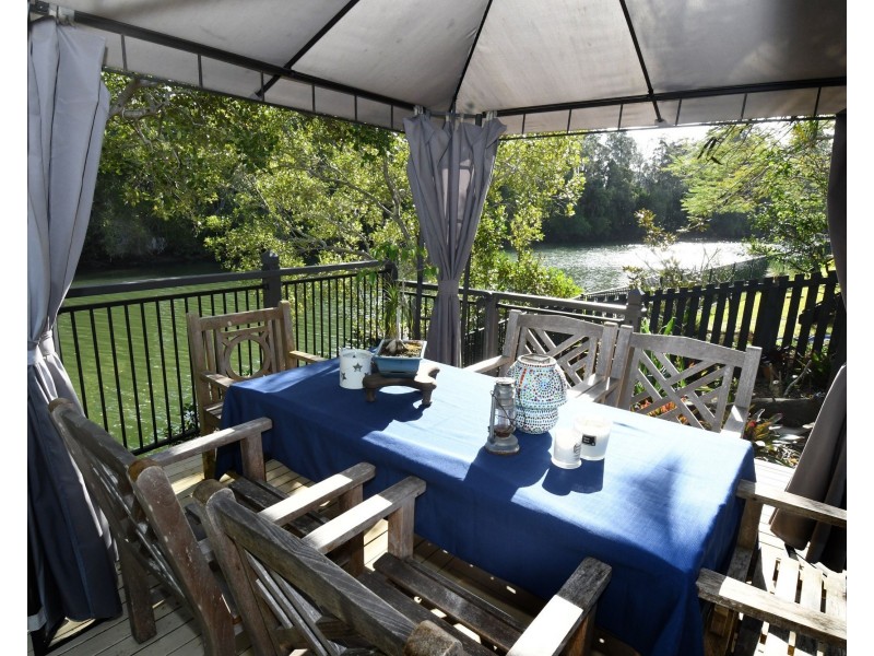 37 Kentia Court, Elanora QLD 4221