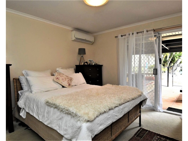 37 Kentia Court, Elanora QLD 4221