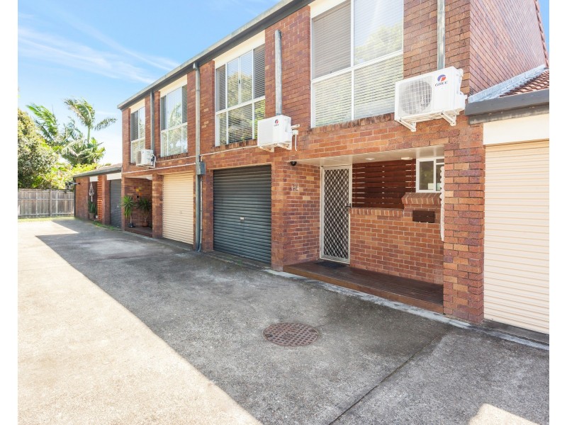 2/25 Wagtail Court, Burleigh Waters QLD 4220