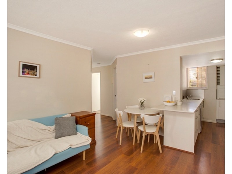 2/6 Stephens Street, Burleigh Heads QLD 4220