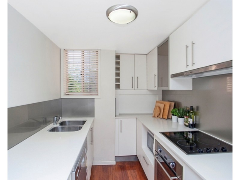 2/6 Stephens Street, Burleigh Heads QLD 4220