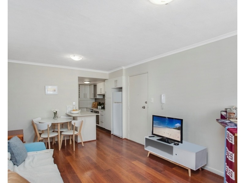 2/6 Stephens Street, Burleigh Heads QLD 4220
