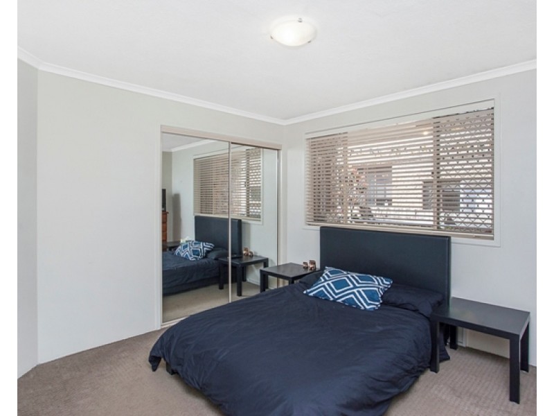 2/6 Stephens Street, Burleigh Heads QLD 4220
