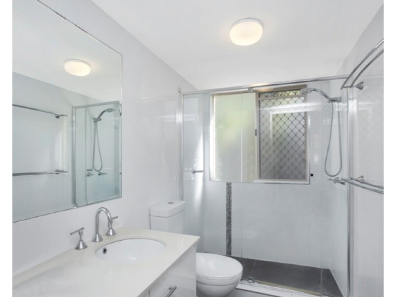 2/6 Stephens Street, Burleigh Heads QLD 4220