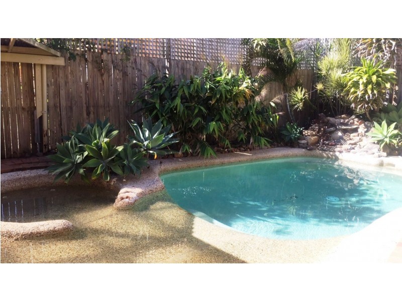 2/25 Bullimah Avenue, Burleigh Heads QLD 4220