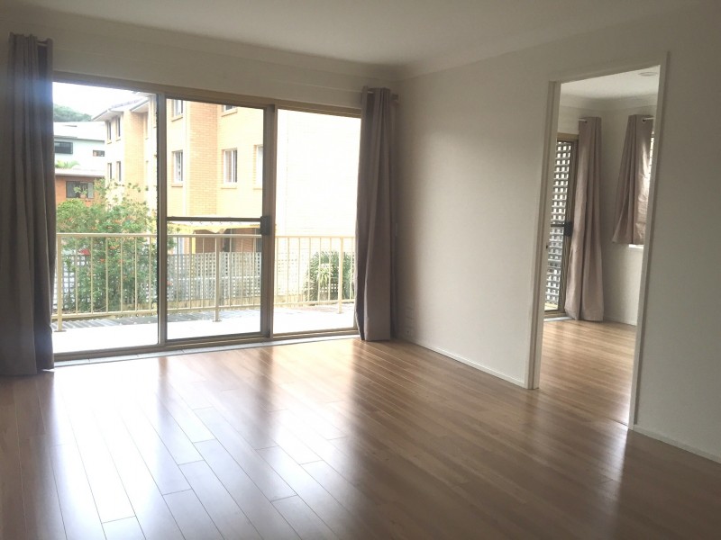 2/25 Bullimah Avenue, Burleigh Heads QLD 4220