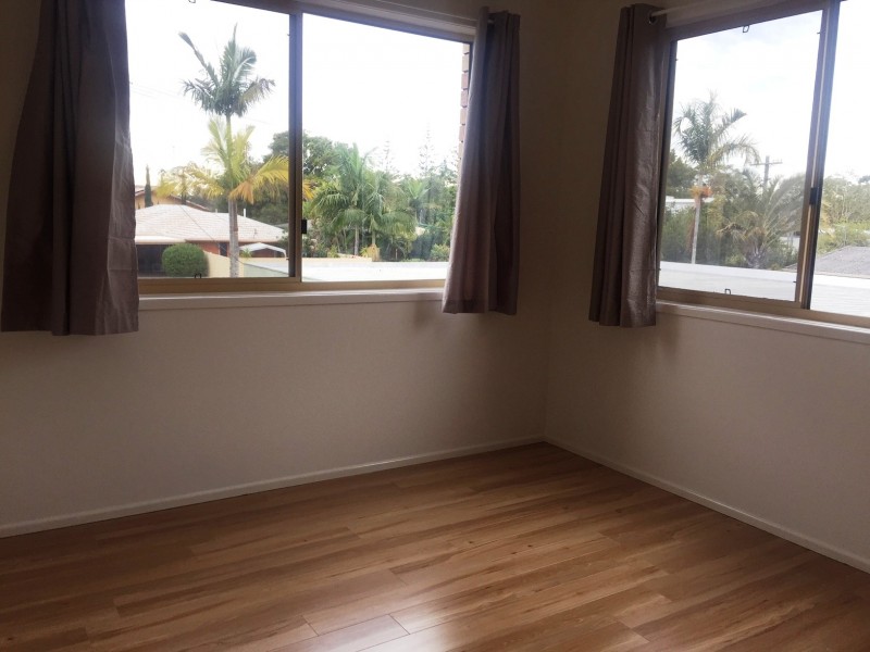 2/25 Bullimah Avenue, Burleigh Heads QLD 4220