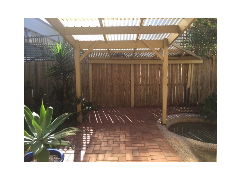 2/25 Bullimah Avenue, Burleigh Heads QLD 4220