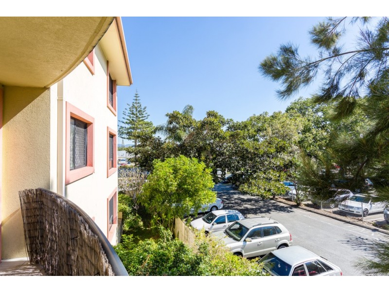 6/5 Mountain View Avenue, Miami QLD 4220