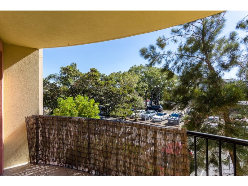 6/5 Mountain View Avenue, Miami QLD 4220