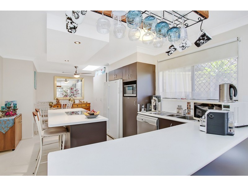 2/28 Wagtail Court, Burleigh Waters QLD 4220