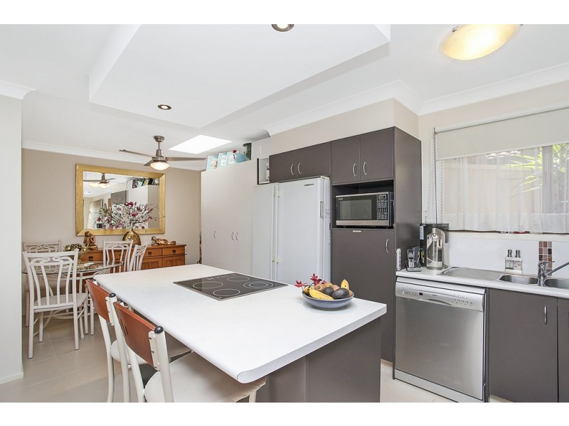 2/28 Wagtail Court, Burleigh Waters QLD 4220
