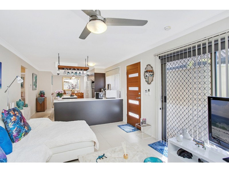 2/28 Wagtail Court, Burleigh Waters QLD 4220
