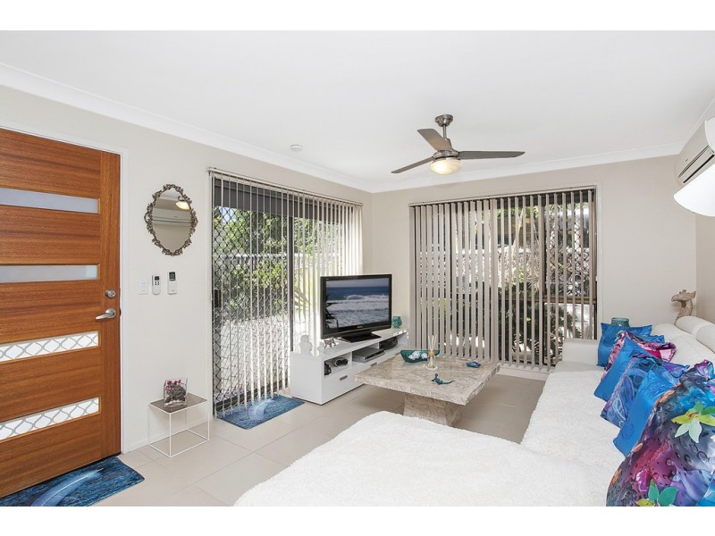2/28 Wagtail Court, Burleigh Waters QLD 4220
