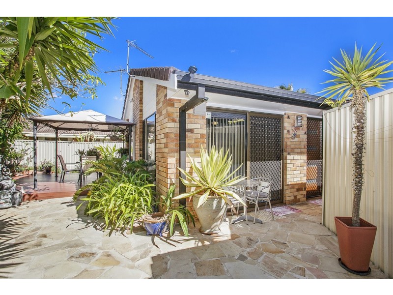 2/28 Wagtail Court, Burleigh Waters QLD 4220