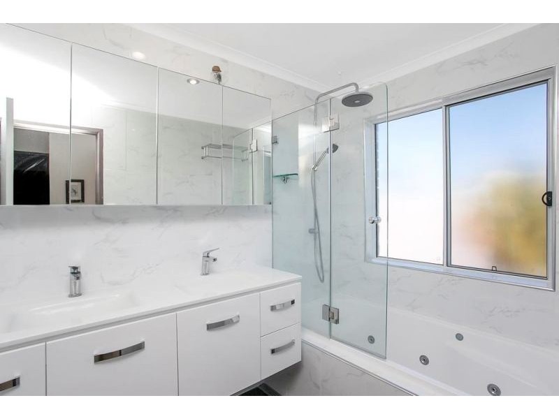 66 Christine Avenue, Burleigh Waters QLD 4220