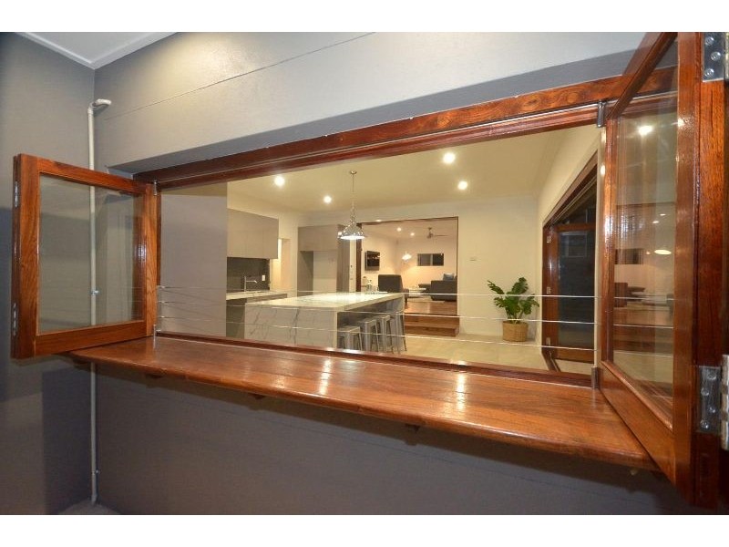 16 Joan Street, Burleigh Waters QLD 4220