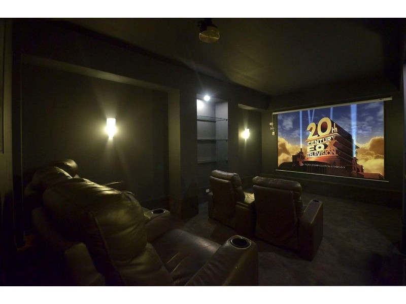 16 Joan Street, Burleigh Waters QLD 4220