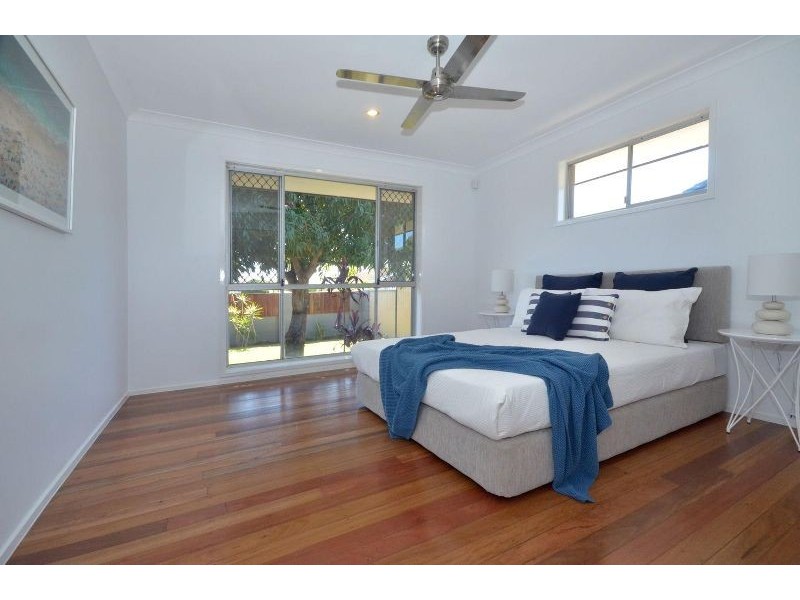 16 Joan Street, Burleigh Waters QLD 4220