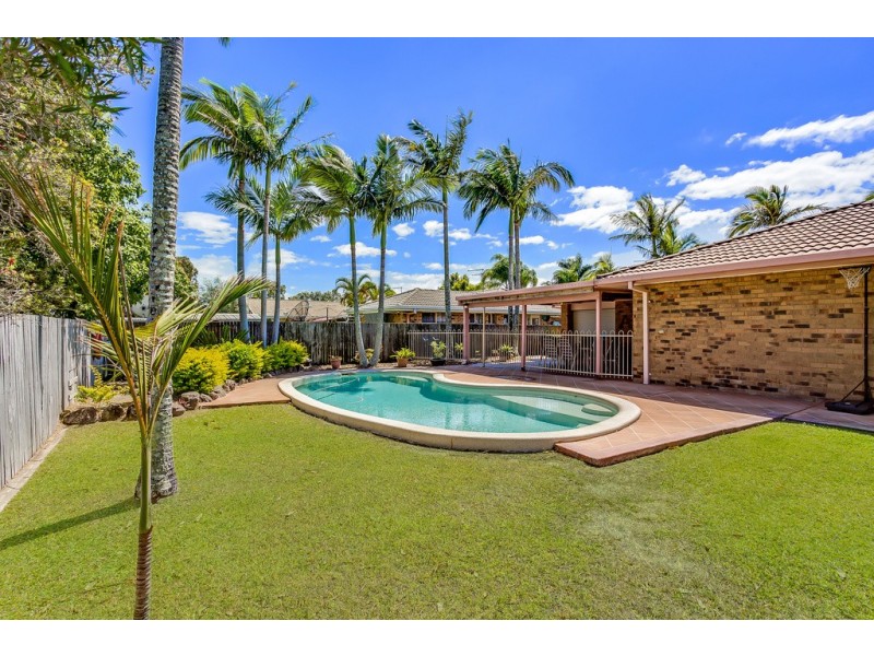 27 Harrier Drive, Burleigh Waters QLD 4220
