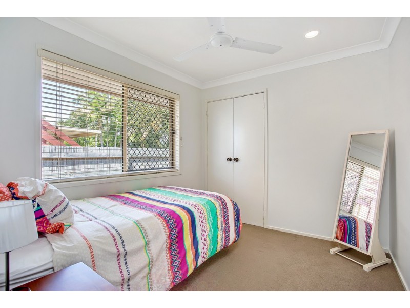 27 Harrier Drive, Burleigh Waters QLD 4220