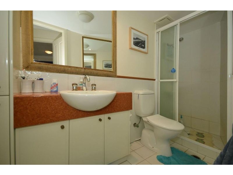 304/220 The Esplanade, Burleigh Heads QLD 4220