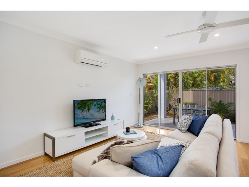 1 Morotai Avenue, Palm Beach QLD 4221
