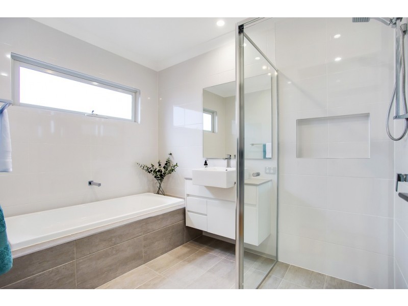 1 Morotai Avenue, Palm Beach QLD 4221