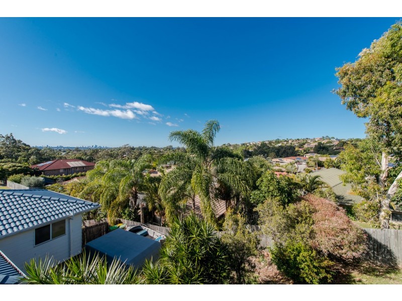 4 Nottingham Place, Highland Park QLD 4211