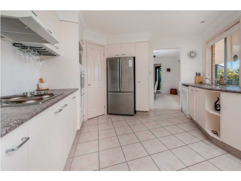 4 Nottingham Place, Highland Park QLD 4211