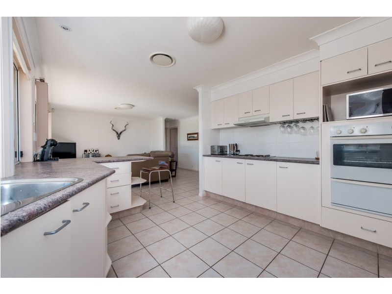 4 Nottingham Place, Highland Park QLD 4211