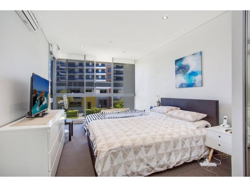 409/4 Como Crescent, Southport QLD 4215