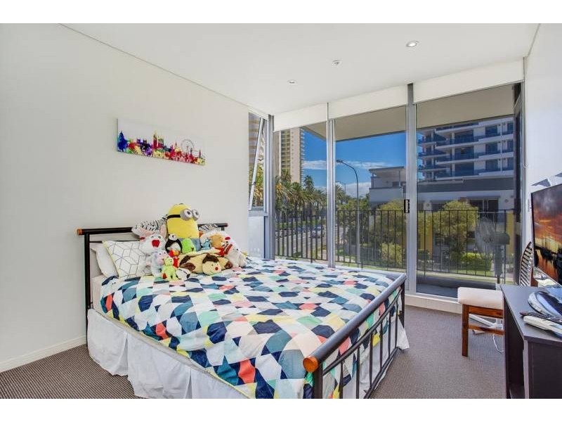 409/4 Como Crescent, Southport QLD 4215
