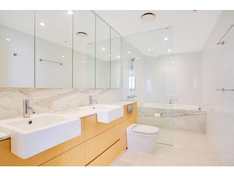 2123/2 The Esplanade, Burleigh Heads QLD 4220