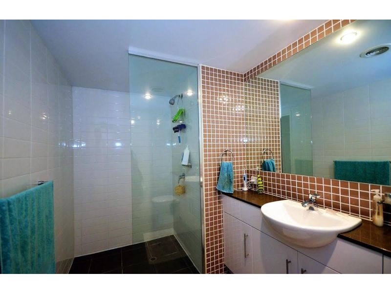 2006/1 Ocean Street, Burleigh Heads QLD 4220