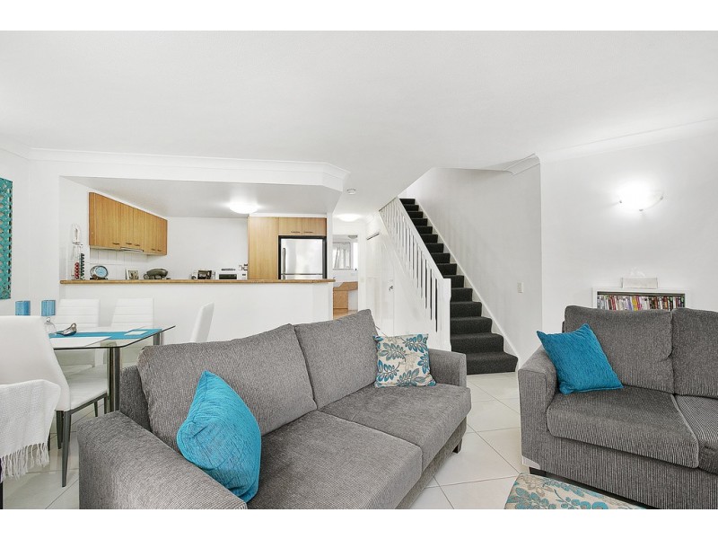 28/5 Fourth Avenue, Burleigh Heads QLD 4220