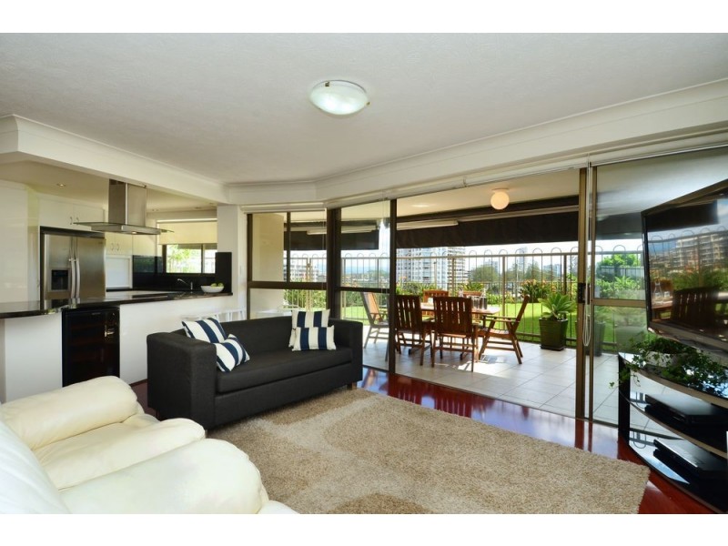 2/45 Hayle Street, Burleigh Heads QLD 4220